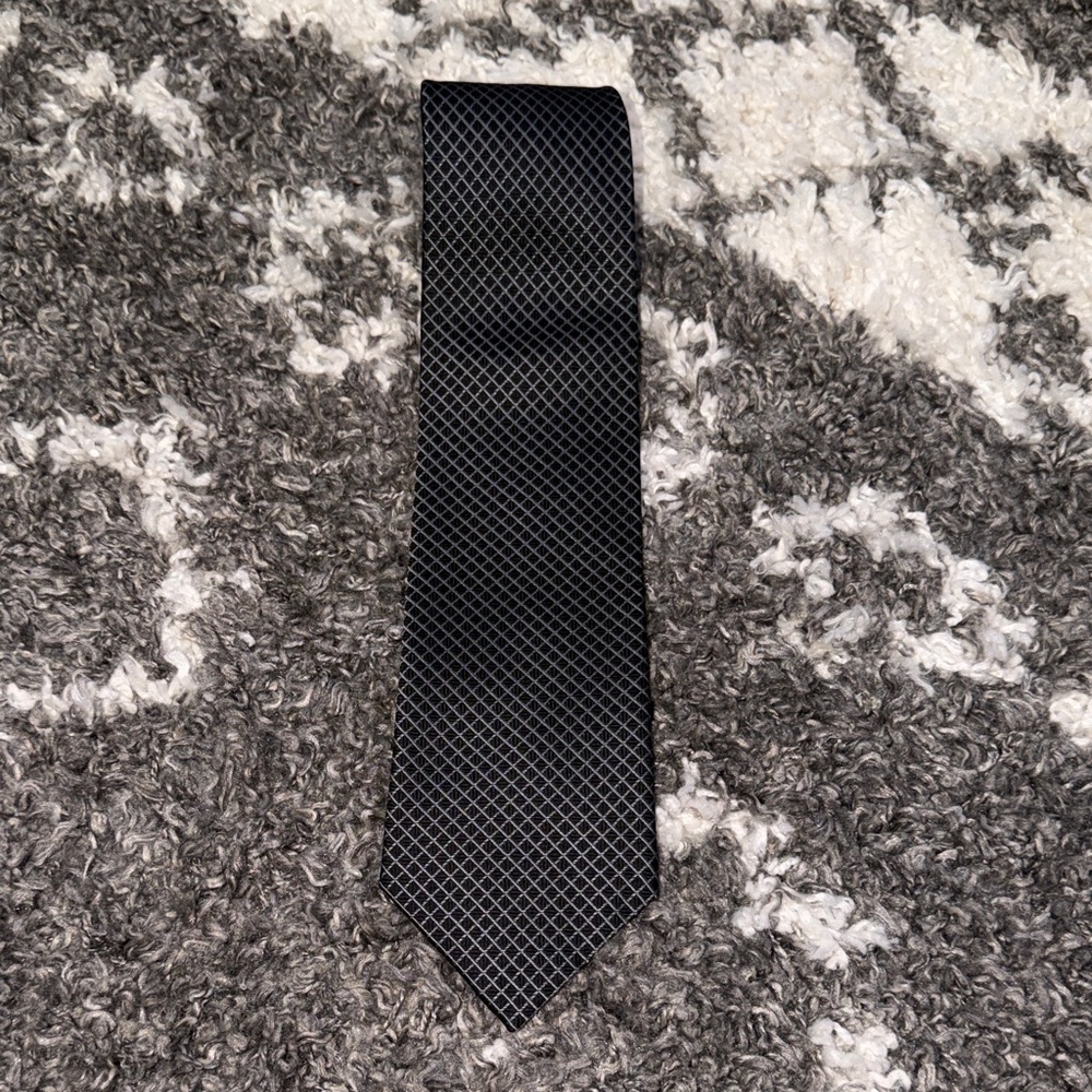EUC Valentino Ellana Elegant Black and Blue Patterned Silk Men's Tie